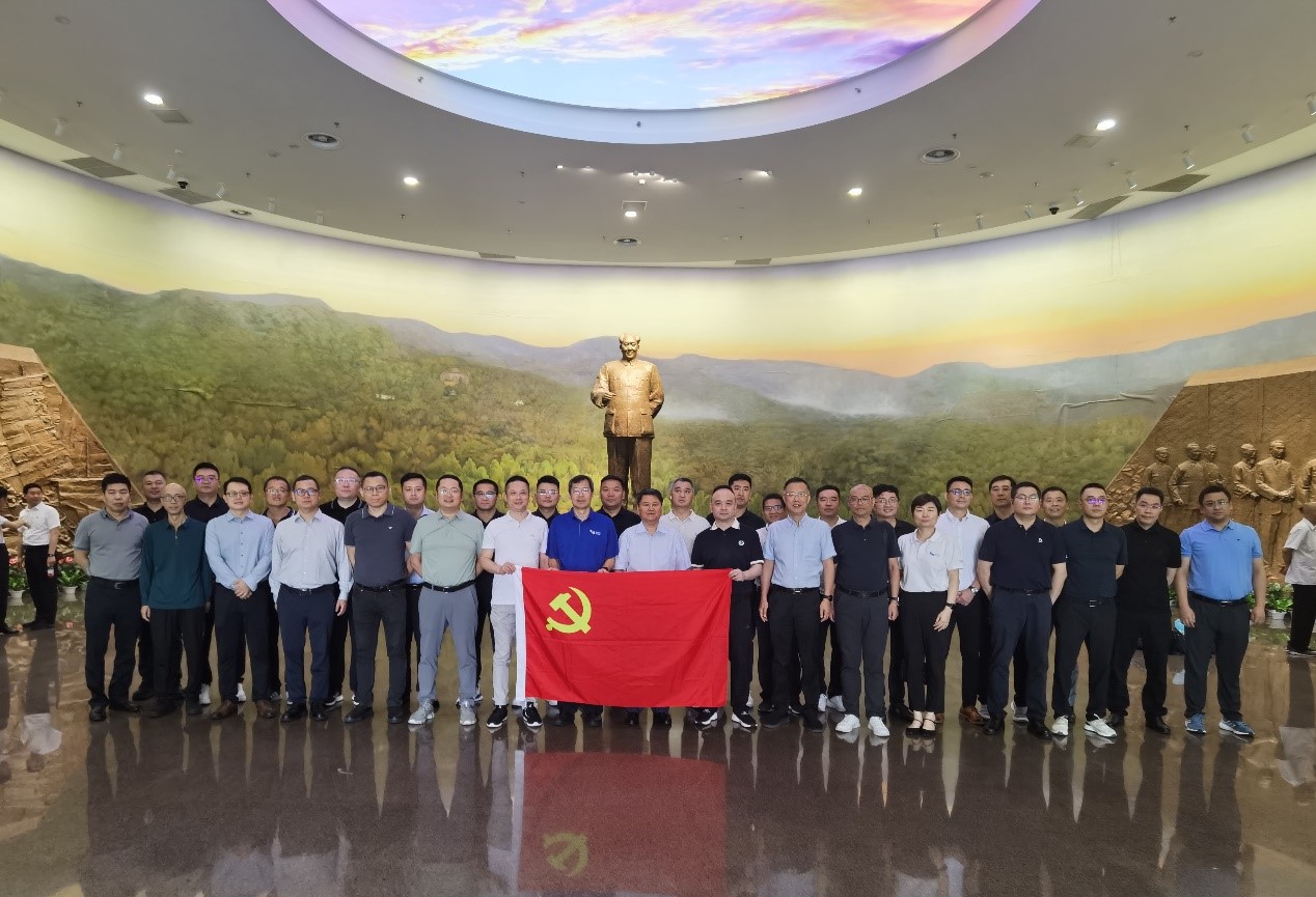 BG大游控股党委组织高管职员旅行香山革命纪念馆
